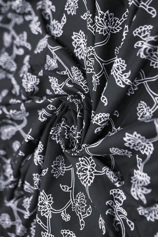 BLACK AND WHITE FLORAL COTTON FABRC