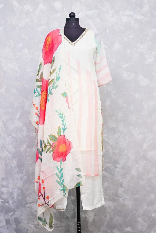 DELICATE FLORAL CREAM SUIT SET 3