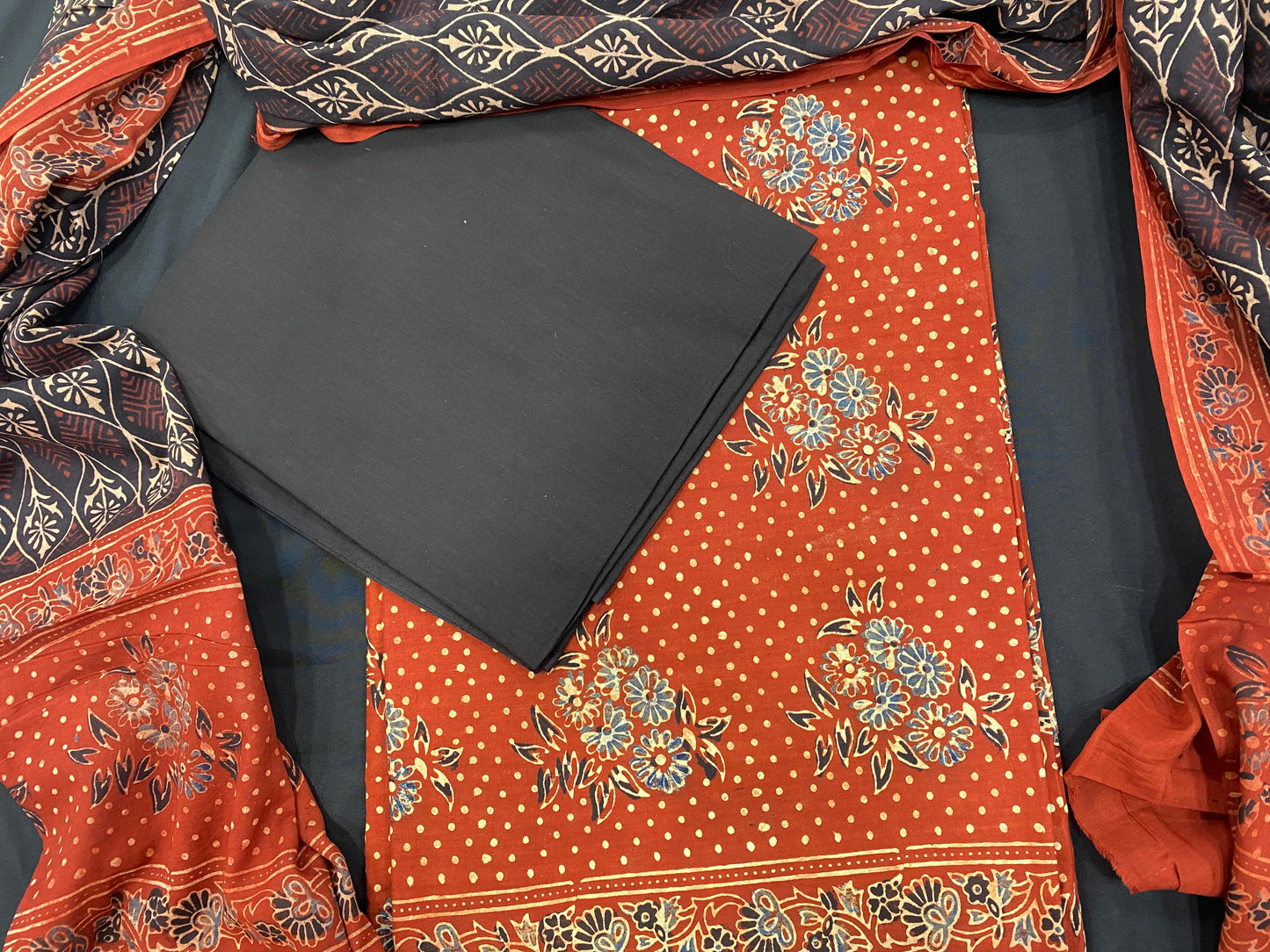 Rust Noir Floral Harmony