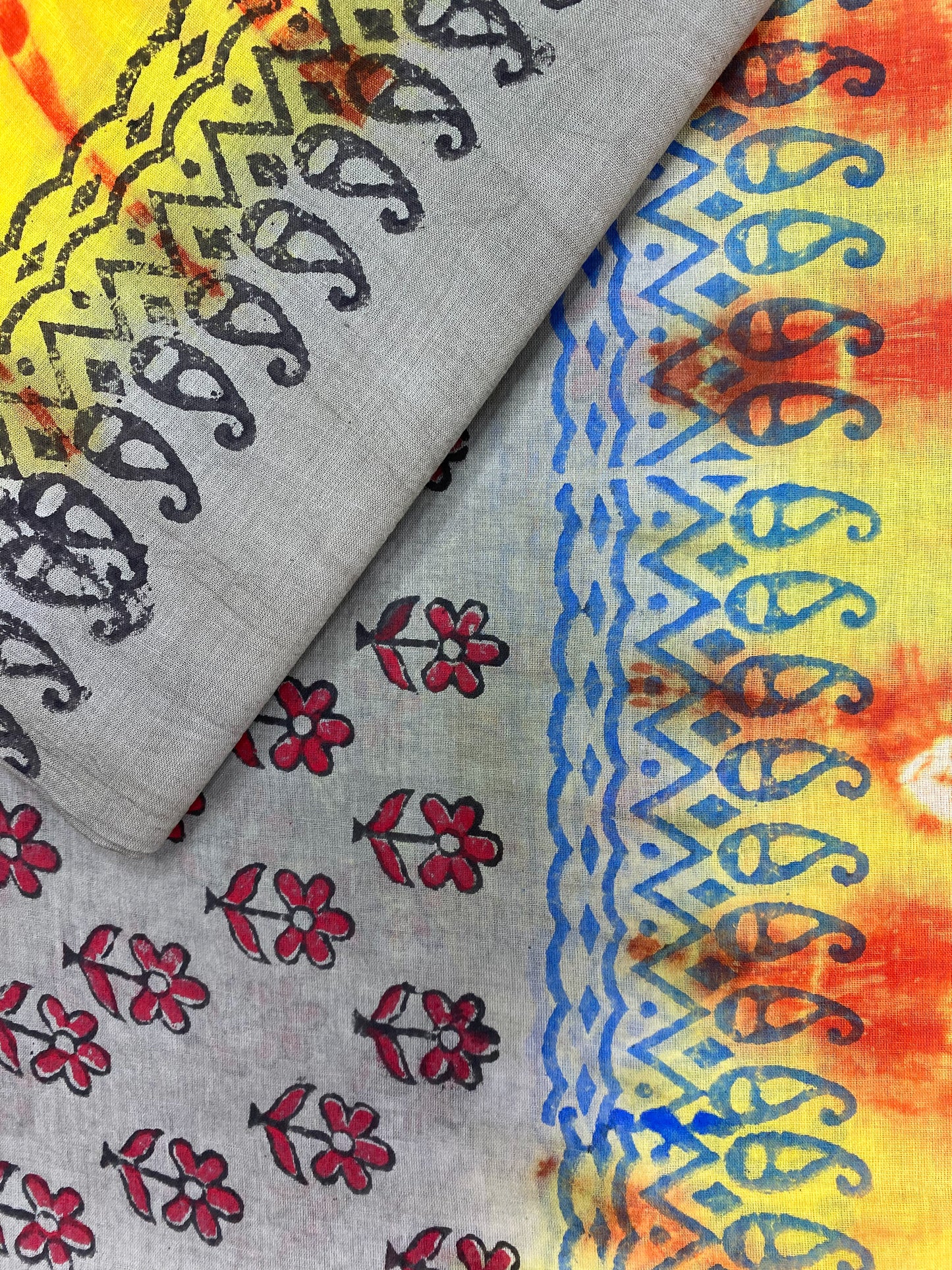 A POP OF COLOR TIE-DYE AND BLOCK PRINT PATTERNS COTTON SAREE